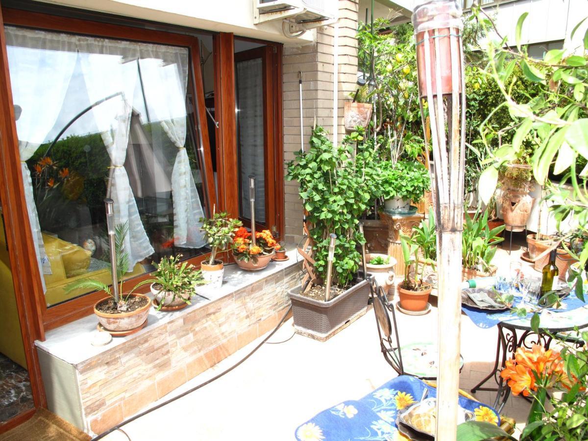 Monocamera Con Terrazzogiardino -Studette -Zona Panoramica Posillipo Naples Exterior photo