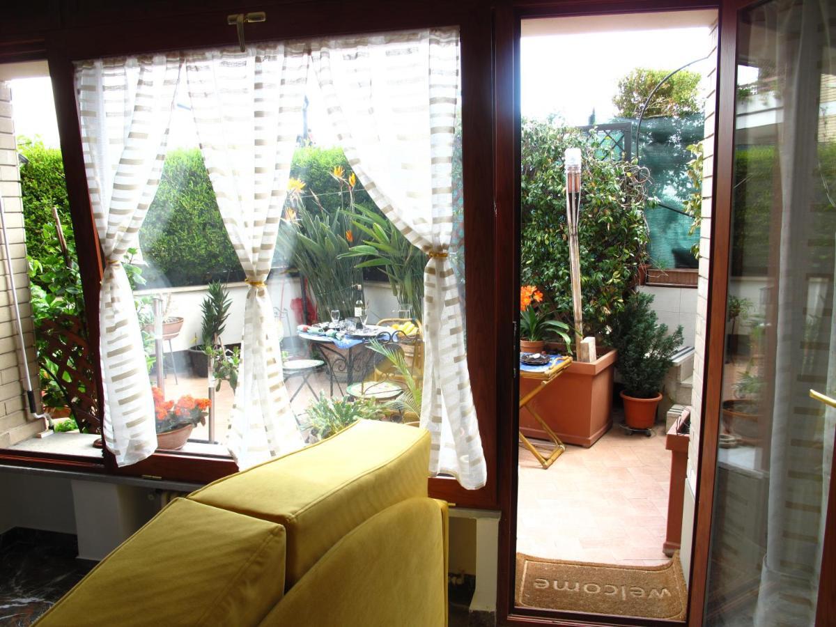 Monocamera Con Terrazzogiardino -Studette -Zona Panoramica Posillipo Naples Exterior photo